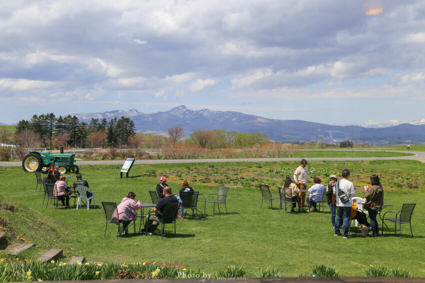 【洞爺湖景點】Lake Hill Farm餐廳,動物牧場、親子草原、遠眺羊蹄山,明信片般美景!