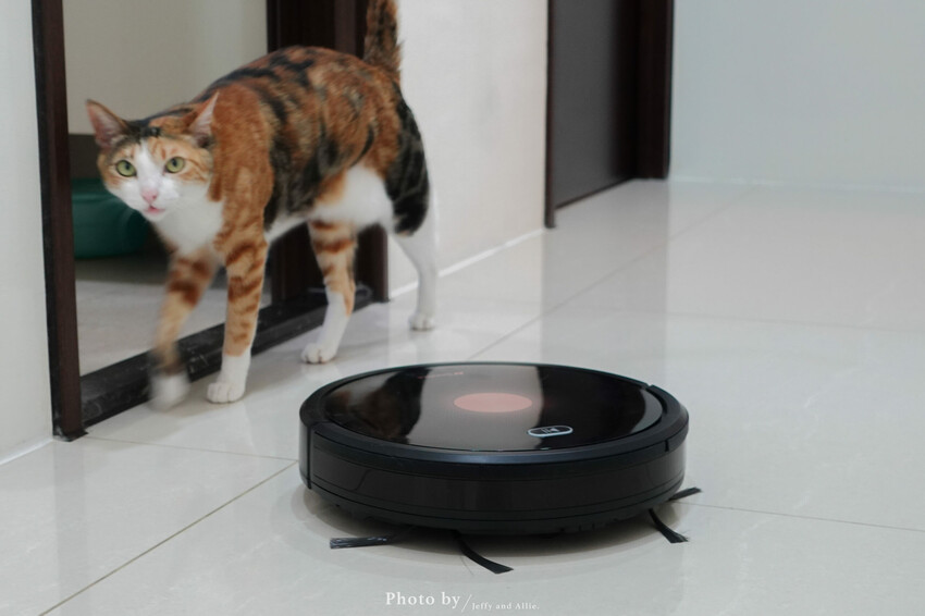 【質感家電】SANSUI山水智能掃拖掃地機器人，陀螺儀導航、支援google音箱、獨立集塵盒/水箱。