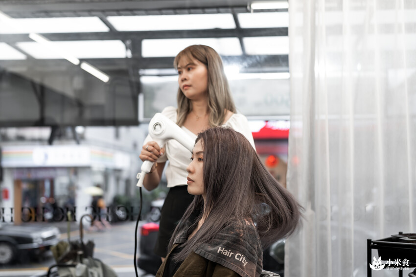 Hair City彰化店｜星空迷霧紫。許願陽光下做個小仙女｜彰化漂染髮｜彰化髮廊推薦 - 小米食