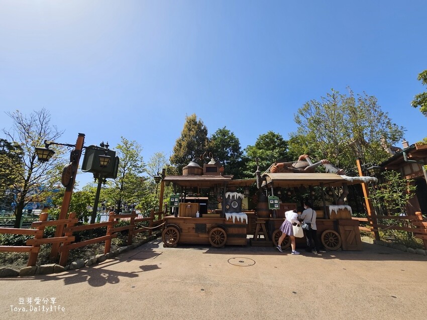 東京迪士尼樂園一日遊攻略｜預約SP券到商店轉「40週年限定扭蛋」 . 迪士尼樂園一日遊紀錄 🌱豆芽出