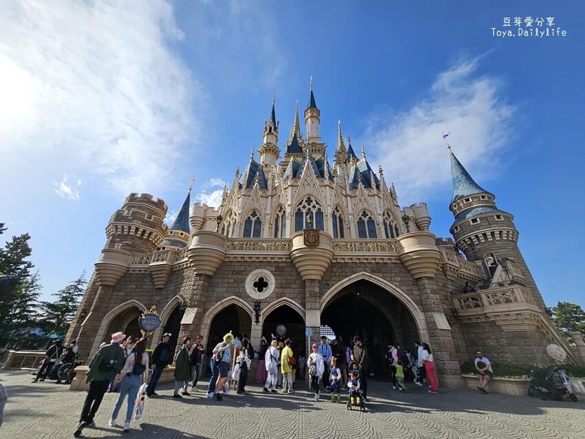 東京迪士尼樂園一日遊攻略｜預約SP券到商店轉「40週年限定扭蛋」 . 迪士尼樂園一日遊紀錄 🌱豆芽出