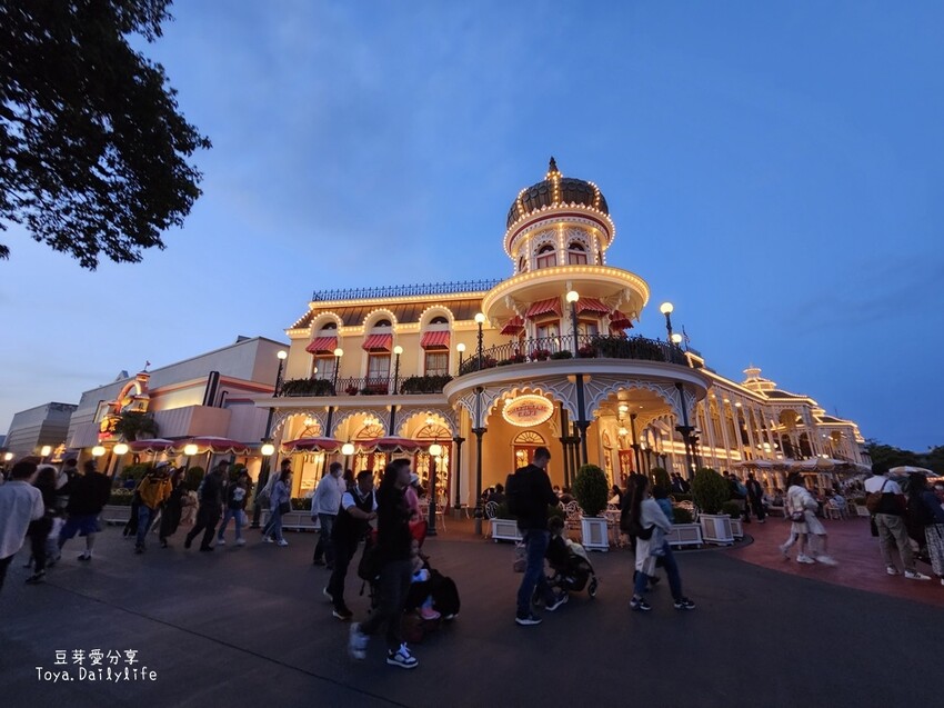 東京迪士尼樂園一日遊攻略｜預約SP券到商店轉「40週年限定扭蛋」 . 迪士尼樂園一日遊紀錄 🌱豆芽出