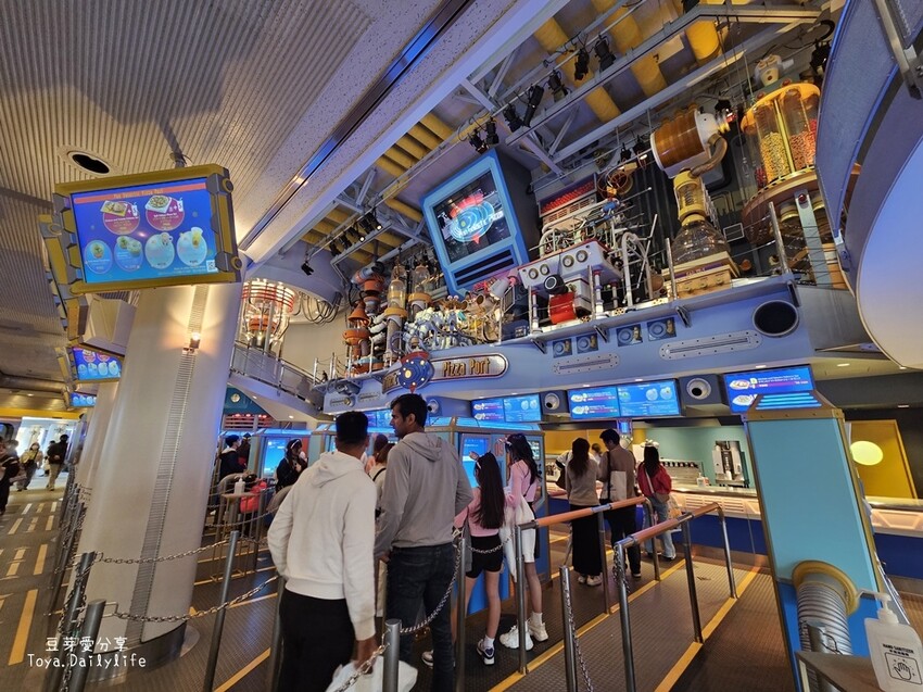 東京迪士尼樂園一日遊攻略｜預約SP券到商店轉「40週年限定扭蛋」 . 迪士尼樂園一日遊紀錄 🌱豆芽出