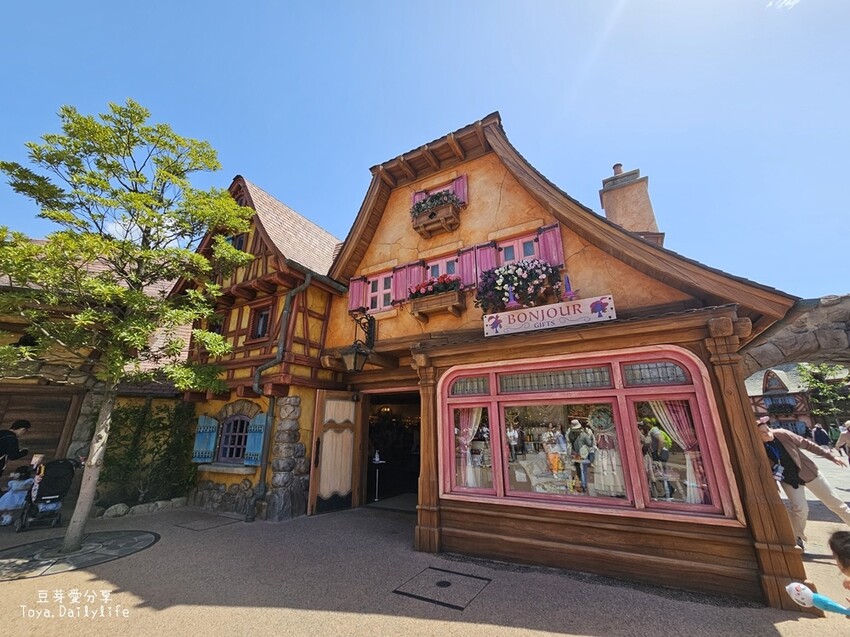 東京迪士尼樂園一日遊攻略｜預約SP券到商店轉「40週年限定扭蛋」 . 迪士尼樂園一日遊紀錄 🌱豆芽出