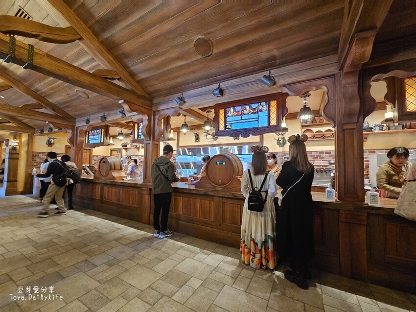 東京迪士尼樂園一日遊攻略｜預約SP券到商店轉「40週年限定扭蛋」 . 迪士尼樂園一日遊紀錄 🌱豆芽出