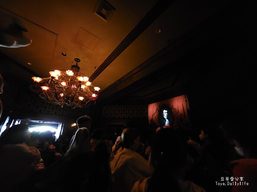 東京迪士尼樂園一日遊攻略｜預約SP券到商店轉「40週年限定扭蛋」 . 迪士尼樂園一日遊紀錄 🌱豆芽出