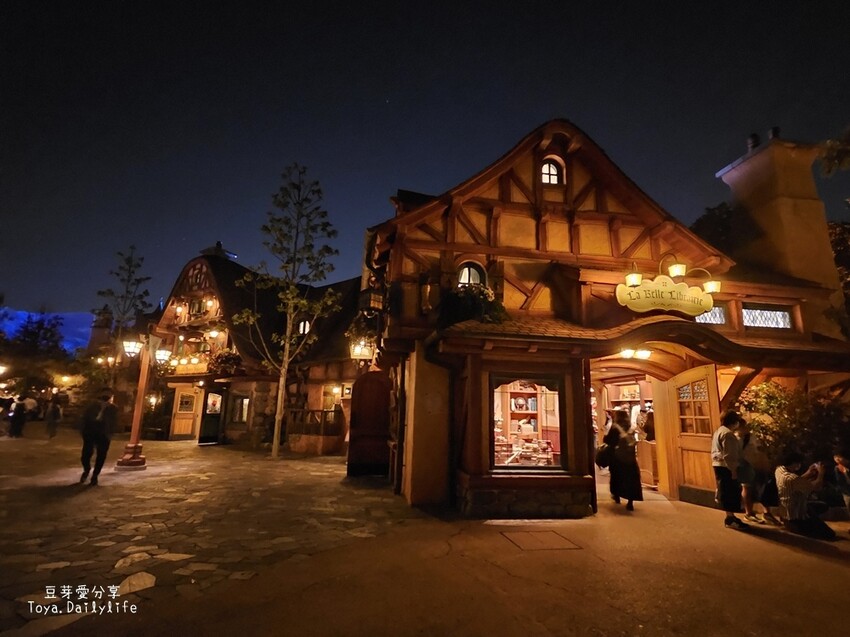 東京迪士尼樂園一日遊攻略｜預約SP券到商店轉「40週年限定扭蛋」 . 迪士尼樂園一日遊紀錄 🌱豆芽出