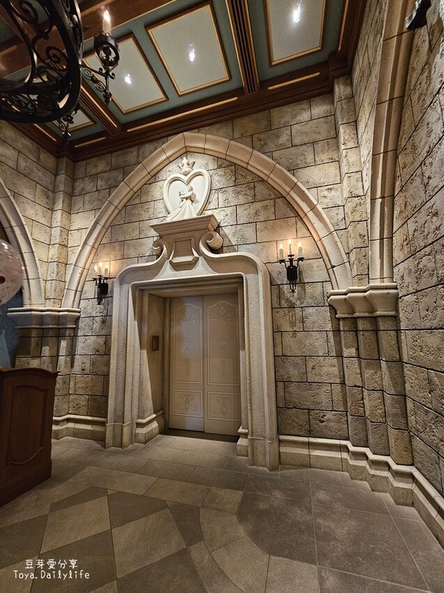 東京迪士尼樂園一日遊攻略｜預約SP券到商店轉「40週年限定扭蛋」 . 迪士尼樂園一日遊紀錄 🌱豆芽出