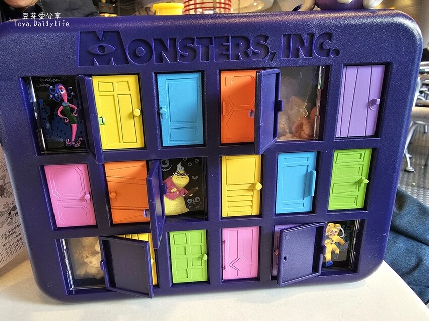 東京迪士尼樂園一日遊攻略｜預約SP券到商店轉「40週年限定扭蛋」 . 迪士尼樂園一日遊紀錄 🌱豆芽出