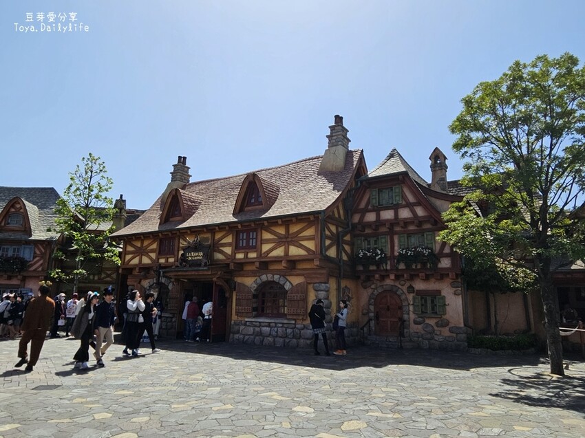 東京迪士尼樂園一日遊攻略｜預約SP券到商店轉「40週年限定扭蛋」 . 迪士尼樂園一日遊紀錄 🌱豆芽出