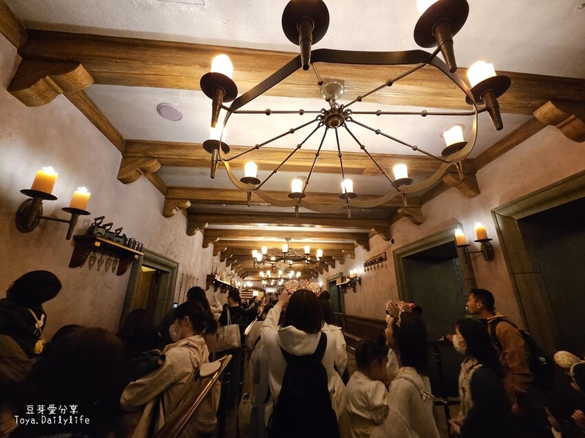 東京迪士尼樂園一日遊攻略｜預約SP券到商店轉「40週年限定扭蛋」 . 迪士尼樂園一日遊紀錄 🌱豆芽出