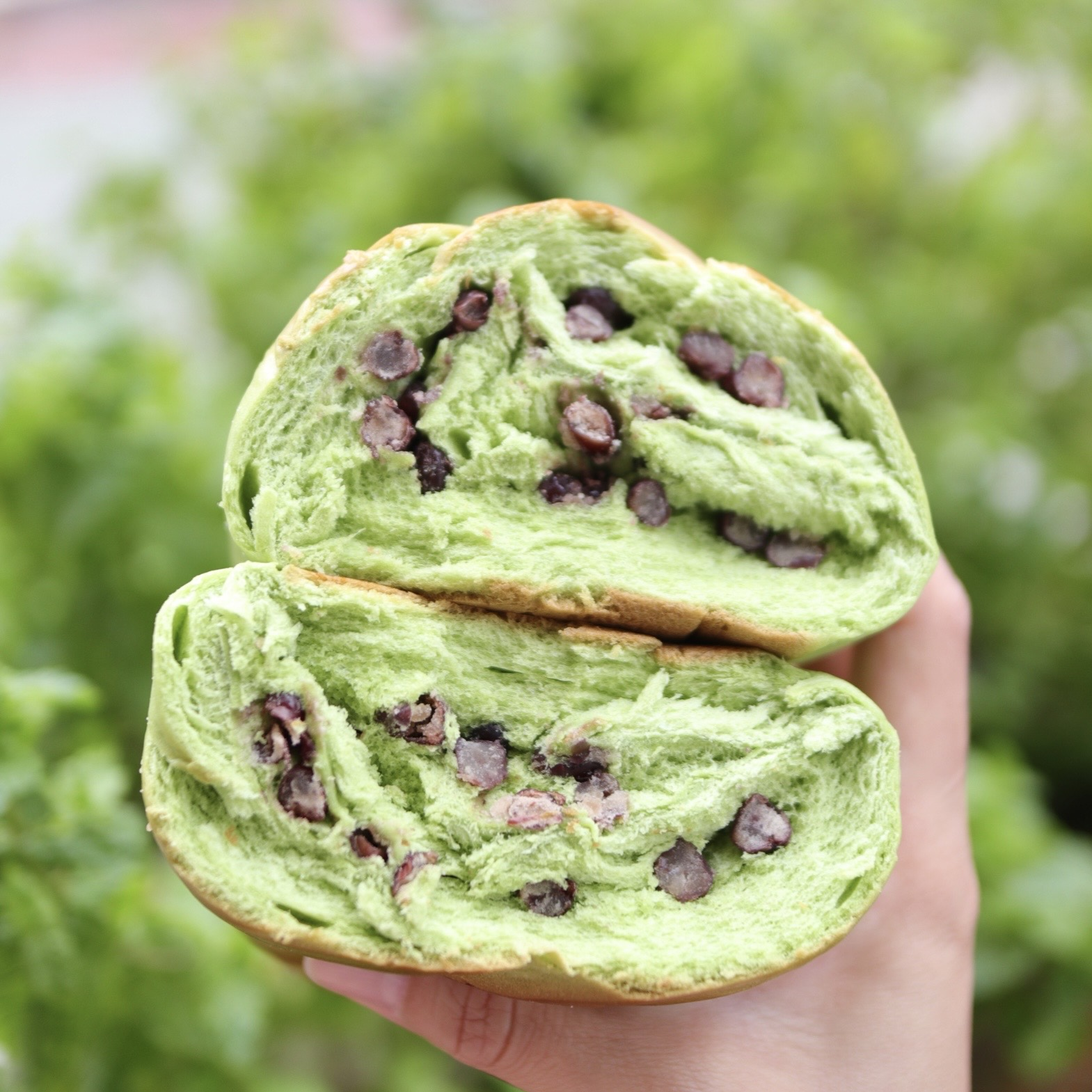 每6秒賣出一條!真材實料超滿足!「Bake Code 烘焙密碼」推出全新的法式香頌麵包啦!滿滿內餡小資族必吃!