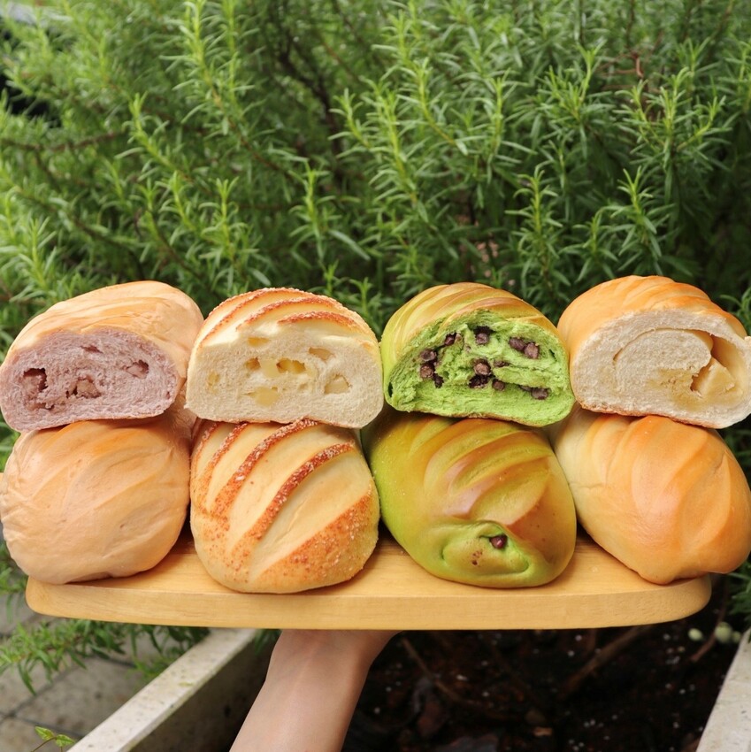 每6秒賣出一條!真材實料超滿足!「Bake Code 烘焙密碼」推出全新的法式香頌麵包啦!滿滿內餡小資族必吃!