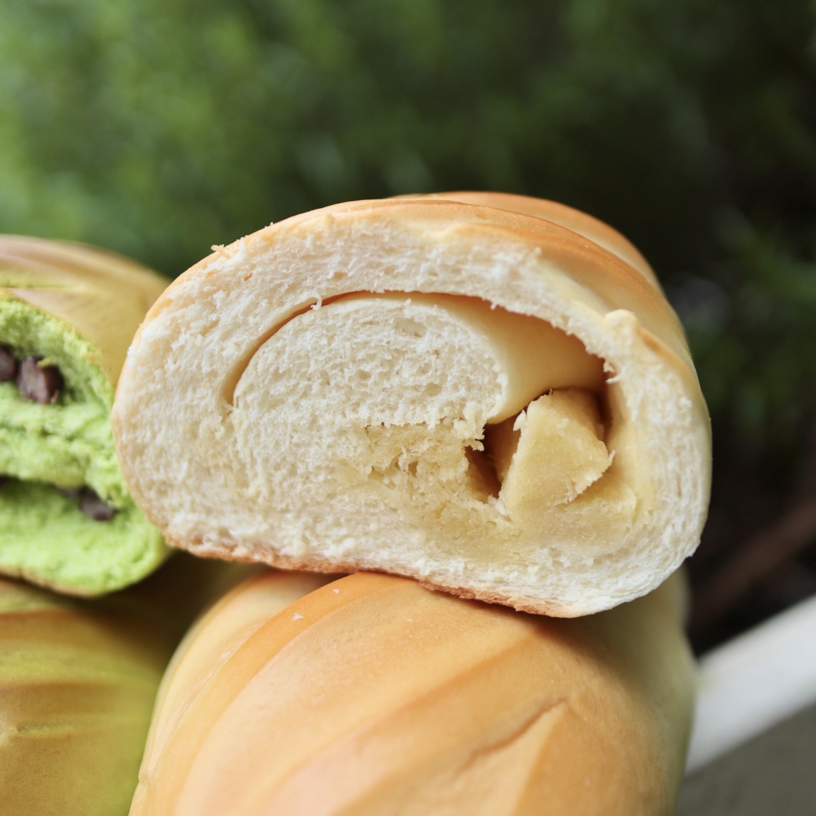 每6秒賣出一條!真材實料超滿足!「Bake Code 烘焙密碼」推出全新的法式香頌麵包啦!滿滿內餡小資族必吃!