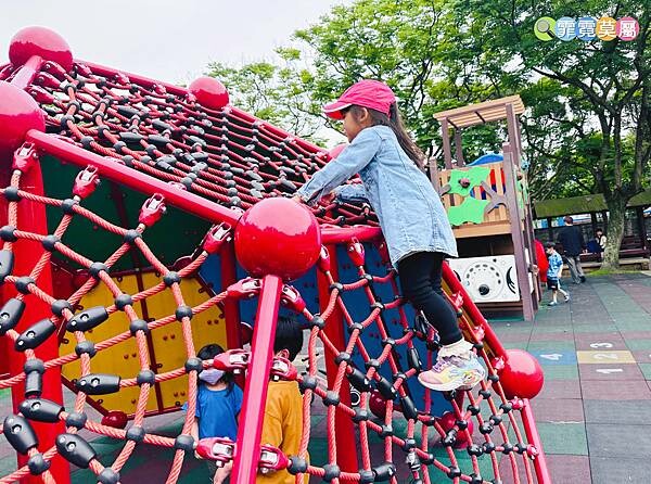 ★桃園公園★ 大溪埔頂公園,萬坪森林一次可以玩三座遊戲場,滾輪溜滑梯/高空溜索/樹屋/旋轉盤/攀爬闖關區(附地圖)