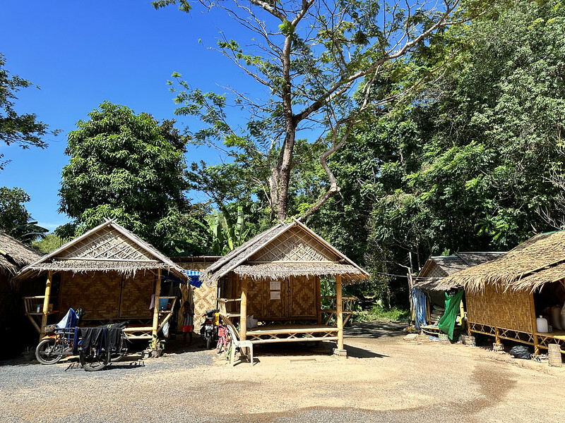 【亞洲，泰國，普吉島】在普吉島大象叢林保護區Green Elephant Sanctuary Park Phuket 餵食大象，跟大象洗