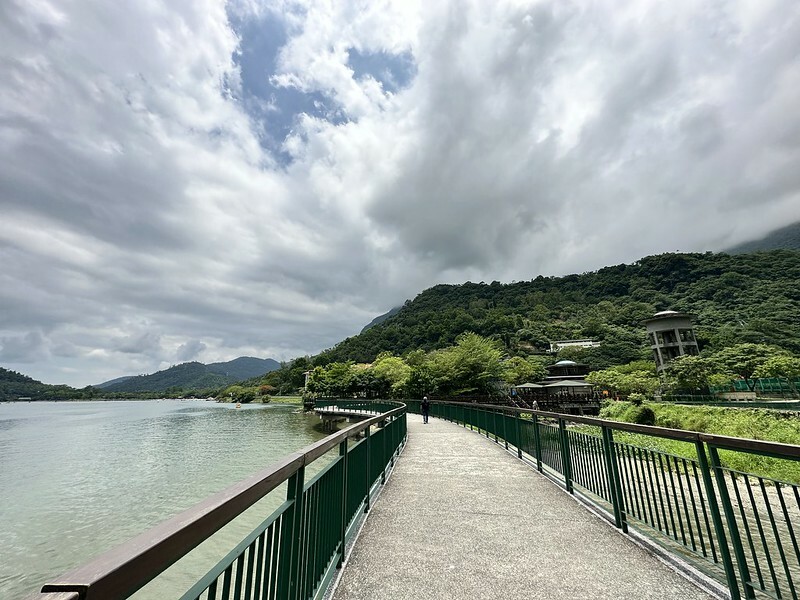 【台灣，花蓮】台灣好行縱谷花蓮線郵輪式公車玩花蓮；搭公車遊：慶修院、鯉魚潭、花蓮觀光糖廠、雲山水、松