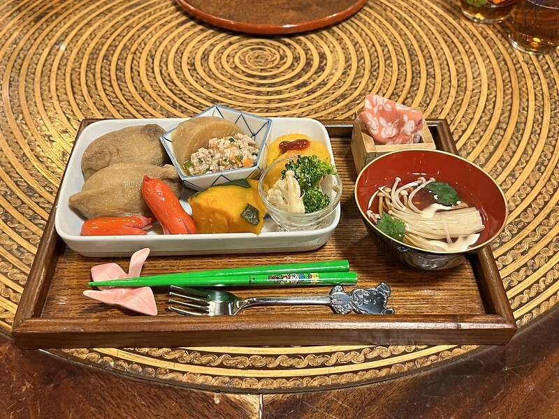 【日本，關西，大阪】跟著日本友人吃，來到經濟實惠的可愛小店「結音茶舗」。（大阪美食）