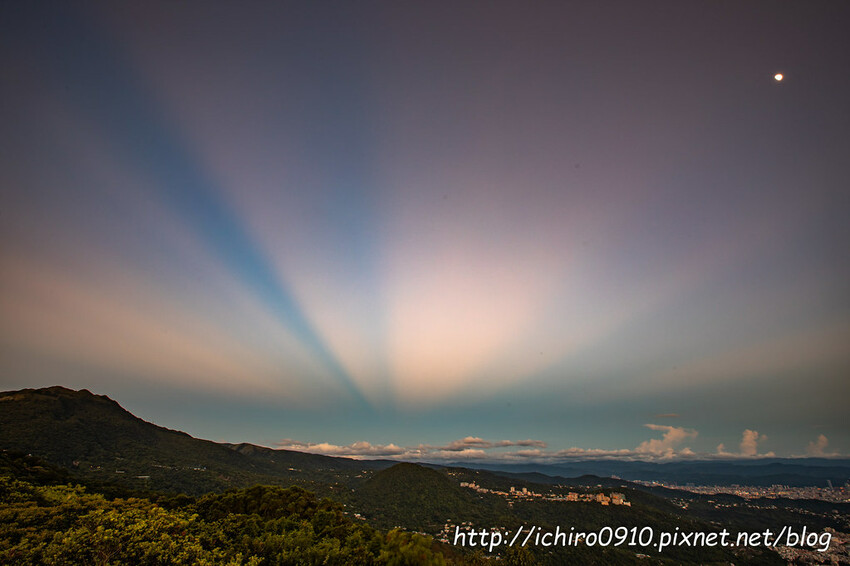 【台北景點】北投‧中正山親山步道‧賞夕陽‧百萬夜景│中正山觀景台無敵視野│中正山停車場‧十八份‧登山路打印