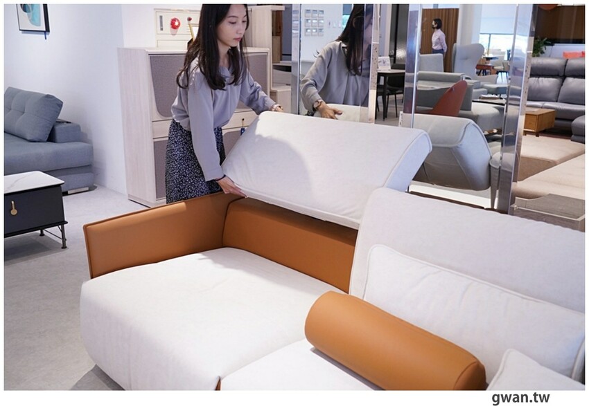 台中獨棟超美家具店，據說天王家裡也有同款沙發，除了好停車還有免費下午茶！