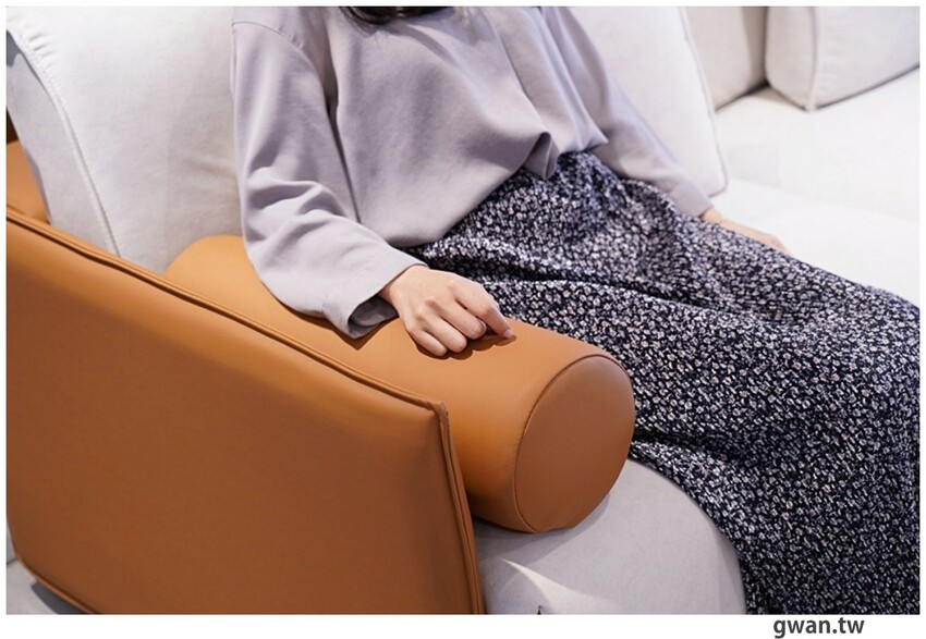 台中獨棟超美家具店，據說天王家裡也有同款沙發，除了好停車還有免費下午茶！