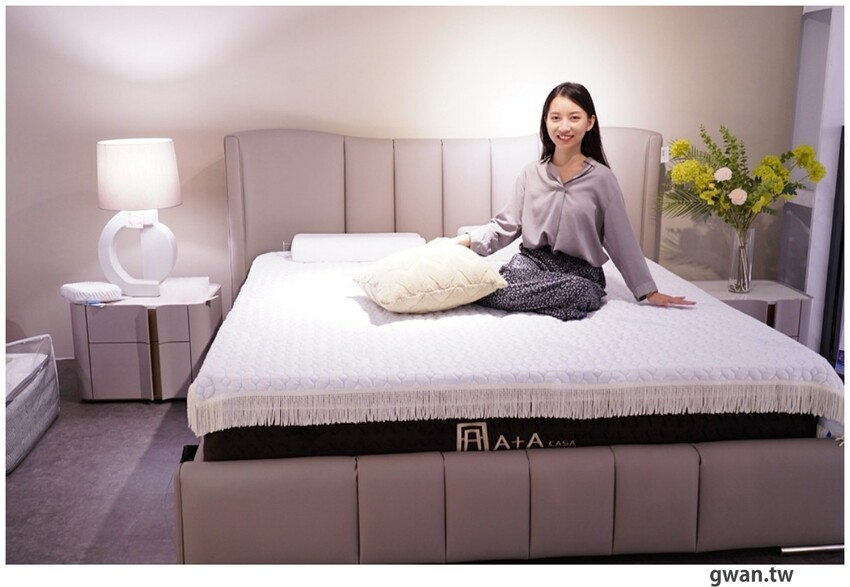 台中獨棟超美家具店，據說天王家裡也有同款沙發，除了好停車還有免費下午茶！