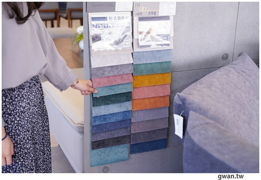 台中獨棟超美家具店，據說天王家裡也有同款沙發，除了好停車還有免費下午茶！