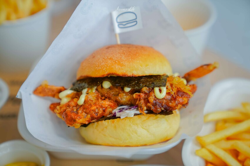 【澳門｜美食】漢寶(Honbo)。葡京人酒店餐廳推薦，香港前十大最佳漢堡，整隻軟殼蟹塞進漢堡裡