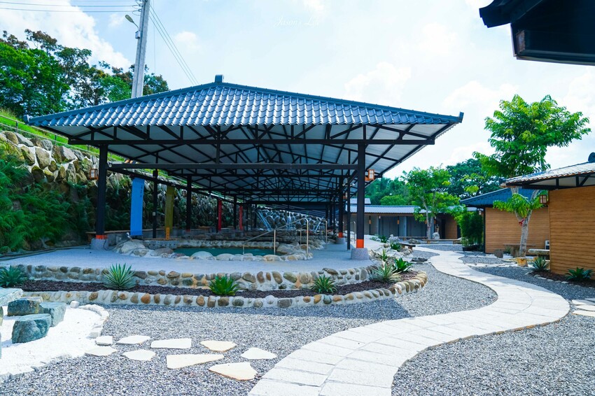 【台南白河|景點】虎山渡假村。全新開幕,日式氛圍泡湯,多種大眾池以及湯屋包廂,喜馬拉雅鹽盤浴超推薦