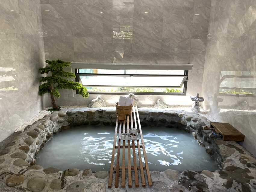 【台南白河|景點】虎山渡假村。全新開幕,日式氛圍泡湯,多種大眾池以及湯屋包廂,喜馬拉雅鹽盤浴超推薦