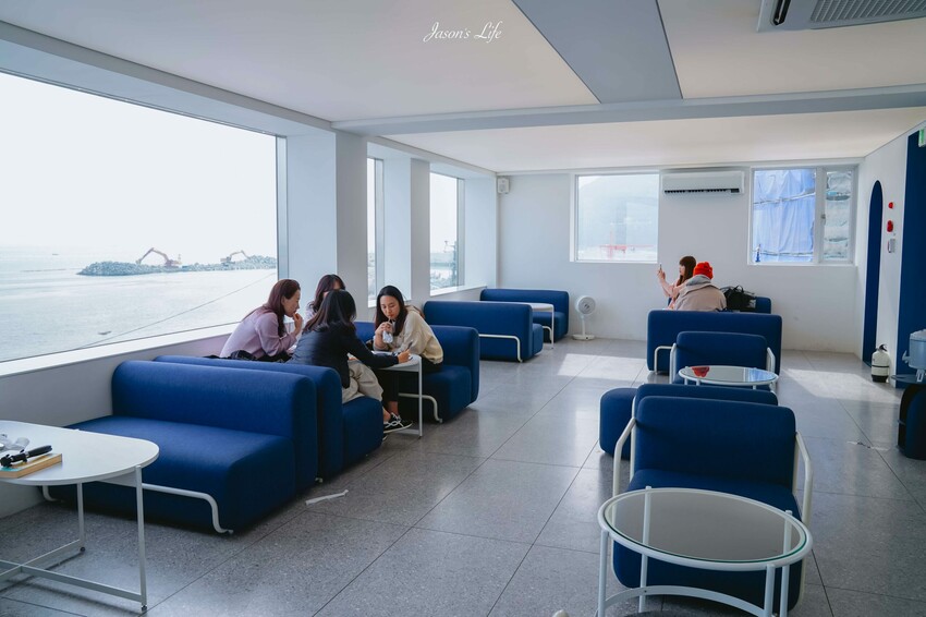 【韓國釜山｜美食】H.US Coffee。青沙浦咖啡廳推薦，坐完膠囊列車後適合來這看海喝咖啡