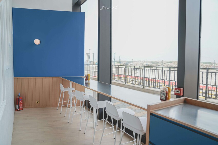 【澳門｜美食】漢寶(Honbo)。葡京人酒店餐廳推薦，香港前十大最佳漢堡，整隻軟殼蟹塞進漢堡裡