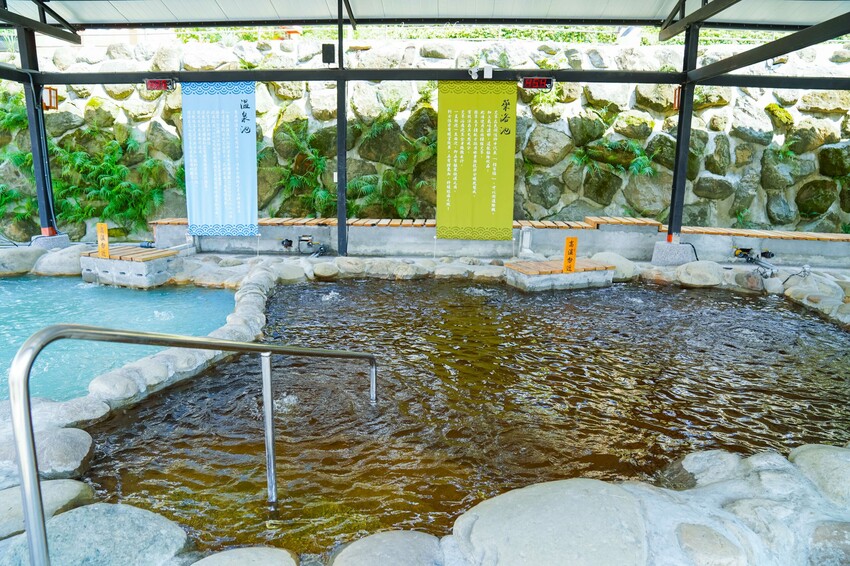 【台南白河|景點】虎山渡假村。全新開幕,日式氛圍泡湯,多種大眾池以及湯屋包廂,喜馬拉雅鹽盤浴超推薦