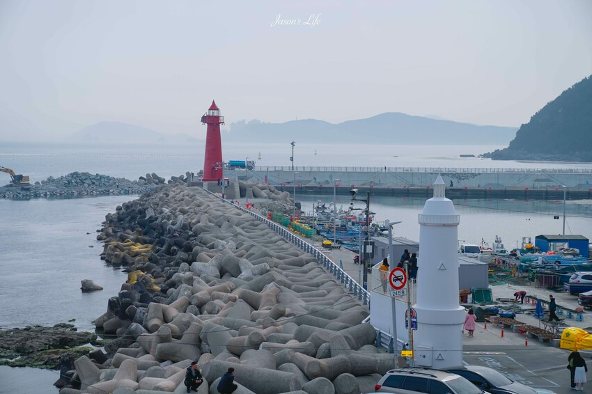 【韓國釜山｜美食】H.US Coffee。青沙浦咖啡廳推薦，坐完膠囊列車後適合來這看海喝咖啡