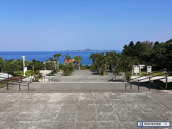 沖繩海洋博公園【沖繩美麗海水族館】親子必遊亞洲最大沖繩黑潮之海-鯨鯊鬼蝠魟/海豚表演秀