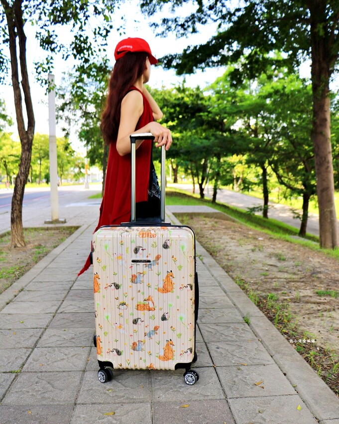 德國NaSaDen納莎登行李箱‧新無憂系列羽量拉鍊箱，360度超靜音萬向輪，輕巧、方便又時尚 - 敦 小 蓮の食旅錄