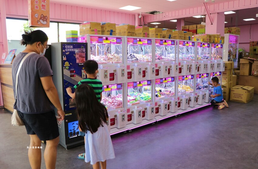 優品娃娃親子樂園 鳳山店‧24小時不間斷營業,好抓、好玩、好停車,更是寵物友善空間,另設親子放電遊戲區 - 敦 小 蓮の食旅錄
