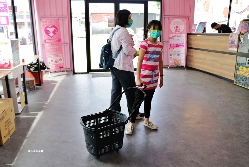 優品娃娃親子樂園 鳳山店‧24小時不間斷營業,好抓、好玩、好停車,更是寵物友善空間,另設親子放電遊戲區 - 敦 小 蓮の食旅錄