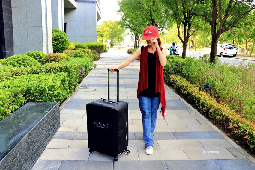 德國NaSaDen納莎登行李箱‧新無憂系列羽量拉鍊箱，360度超靜音萬向輪，輕巧、方便又時尚 - 敦 小 蓮の食旅錄