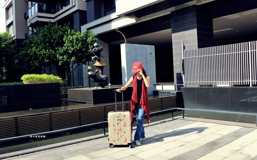 德國NaSaDen納莎登行李箱‧新無憂系列羽量拉鍊箱，360度超靜音萬向輪，輕巧、方便又時尚 - 敦 小 蓮の食旅錄