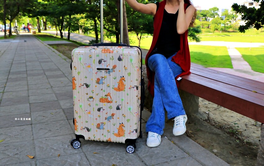 德國NaSaDen納莎登行李箱‧新無憂系列羽量拉鍊箱，360度超靜音萬向輪，輕巧、方便又時尚 - 敦 小 蓮の食旅錄