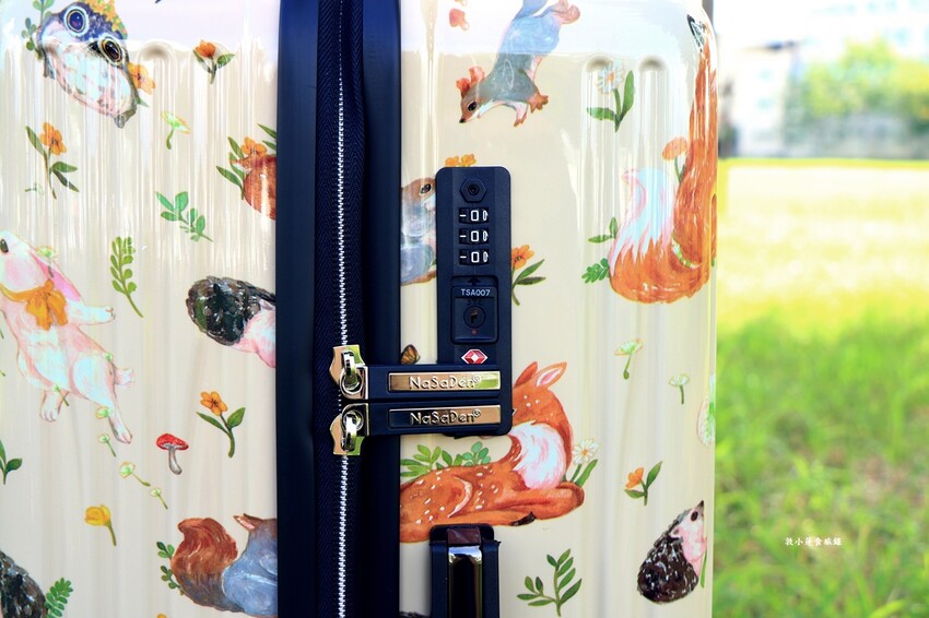 德國NaSaDen納莎登行李箱‧新無憂系列羽量拉鍊箱，360度超靜音萬向輪，輕巧、方便又時尚 - 敦 小 蓮の食旅錄