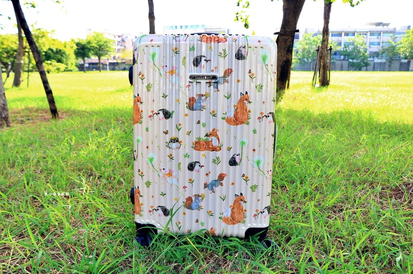 德國NaSaDen納莎登行李箱‧新無憂系列羽量拉鍊箱，360度超靜音萬向輪，輕巧、方便又時尚 - 敦 小 蓮の食旅錄