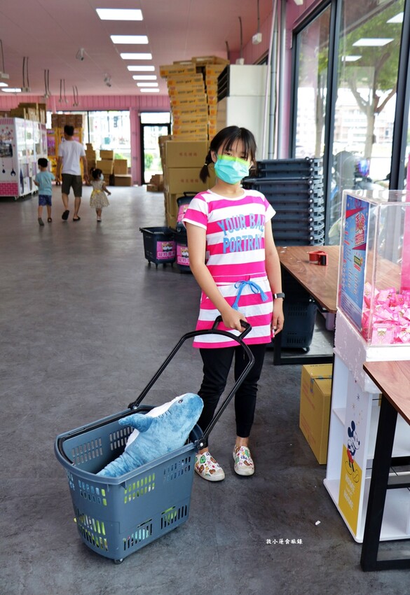 優品娃娃親子樂園 鳳山店‧24小時不間斷營業,好抓、好玩、好停車,更是寵物友善空間,另設親子放電遊戲區 - 敦 小 蓮の食旅錄
