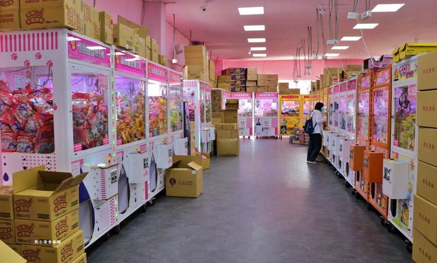 優品娃娃親子樂園 鳳山店‧24小時不間斷營業,好抓、好玩、好停車,更是寵物友善空間,另設親子放電遊戲區 - 敦 小 蓮の食旅錄