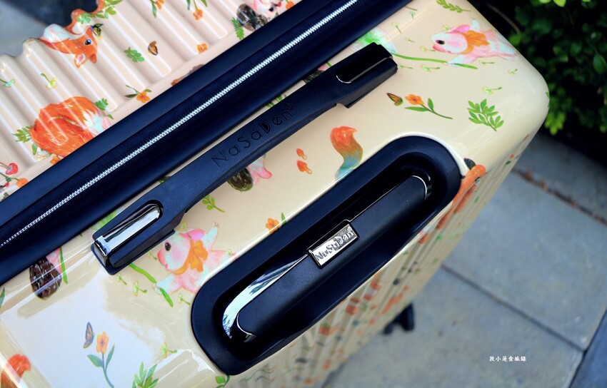 德國NaSaDen納莎登行李箱‧新無憂系列羽量拉鍊箱，360度超靜音萬向輪，輕巧、方便又時尚 - 敦 小 蓮の食旅錄