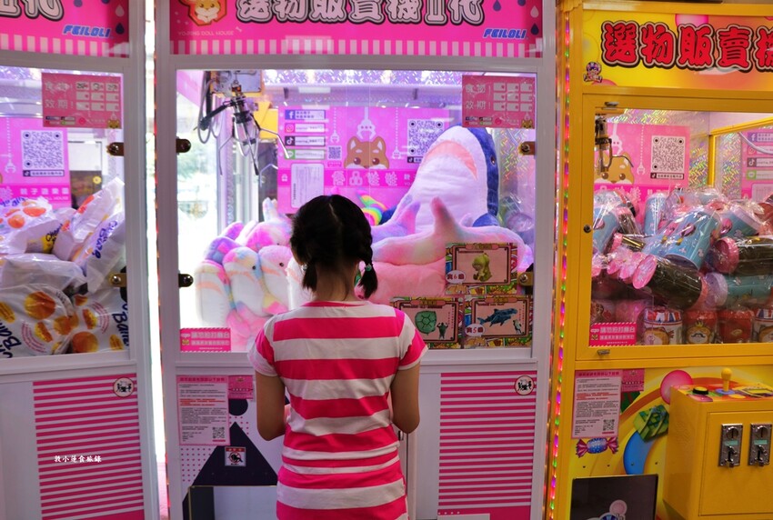 優品娃娃親子樂園 鳳山店‧24小時不間斷營業,好抓、好玩、好停車,更是寵物友善空間,另設親子放電遊戲區 - 敦 小 蓮の食旅錄