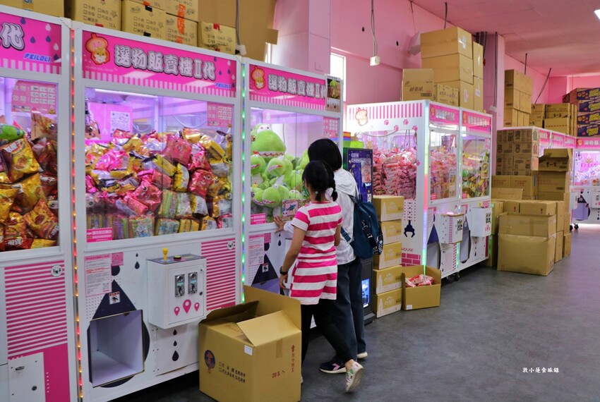 優品娃娃親子樂園 鳳山店‧24小時不間斷營業,好抓、好玩、好停車,更是寵物友善空間,另設親子放電遊戲區 - 敦 小 蓮の食旅錄