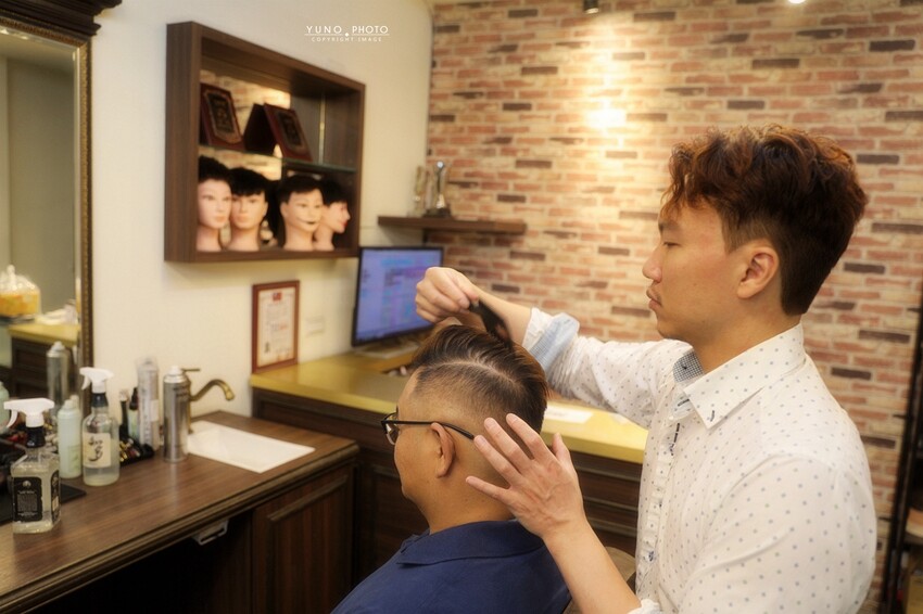 【嘉義理髮廳推薦】時髦英式油頭、紳士復古風讓你秒變型男 還有貓咪店長坐鎮｜Eugene's Barber Shop x 嘉義