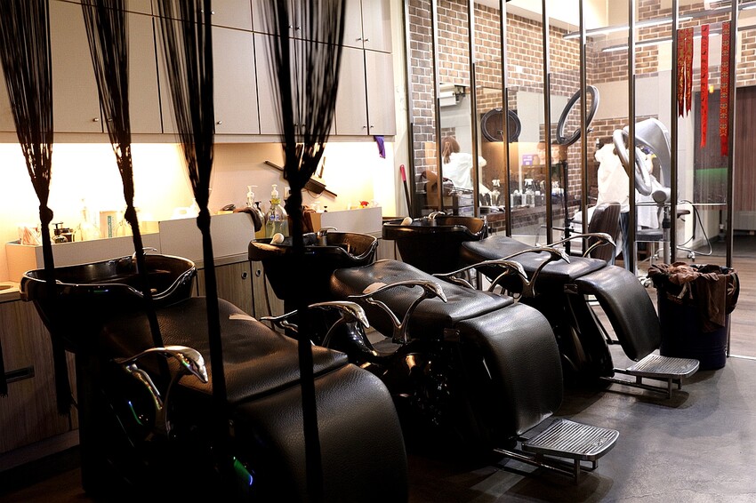 【嘉義理髮廳推薦】時髦英式油頭、紳士復古風讓你秒變型男 還有貓咪店長坐鎮｜Eugene's Barber Shop x 嘉義